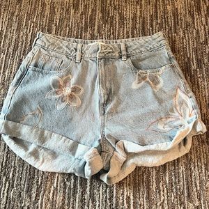 pacsun mom shorts!! so cute for summer :)